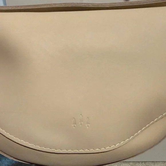 Portland Leather, Koala Sling Bag, Medium, Bon - Picture 3 of 8